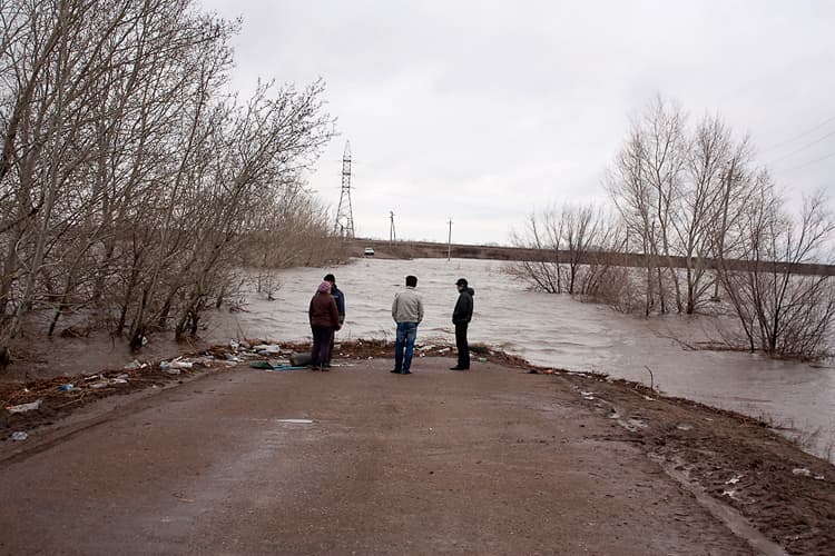 затопленая дорога на Асан затопленая дорога на Асан
