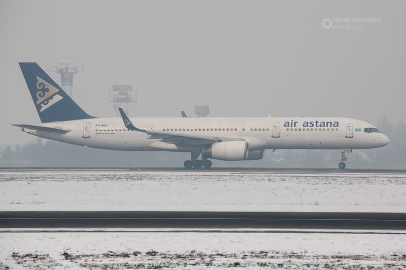 Boeing 757-28A(WL) P4-MAS
