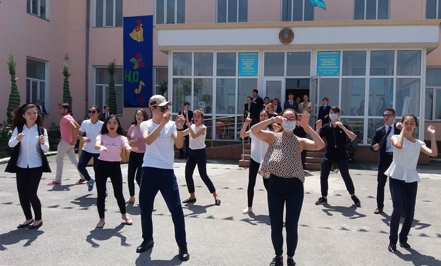 последний звонок в казахстане